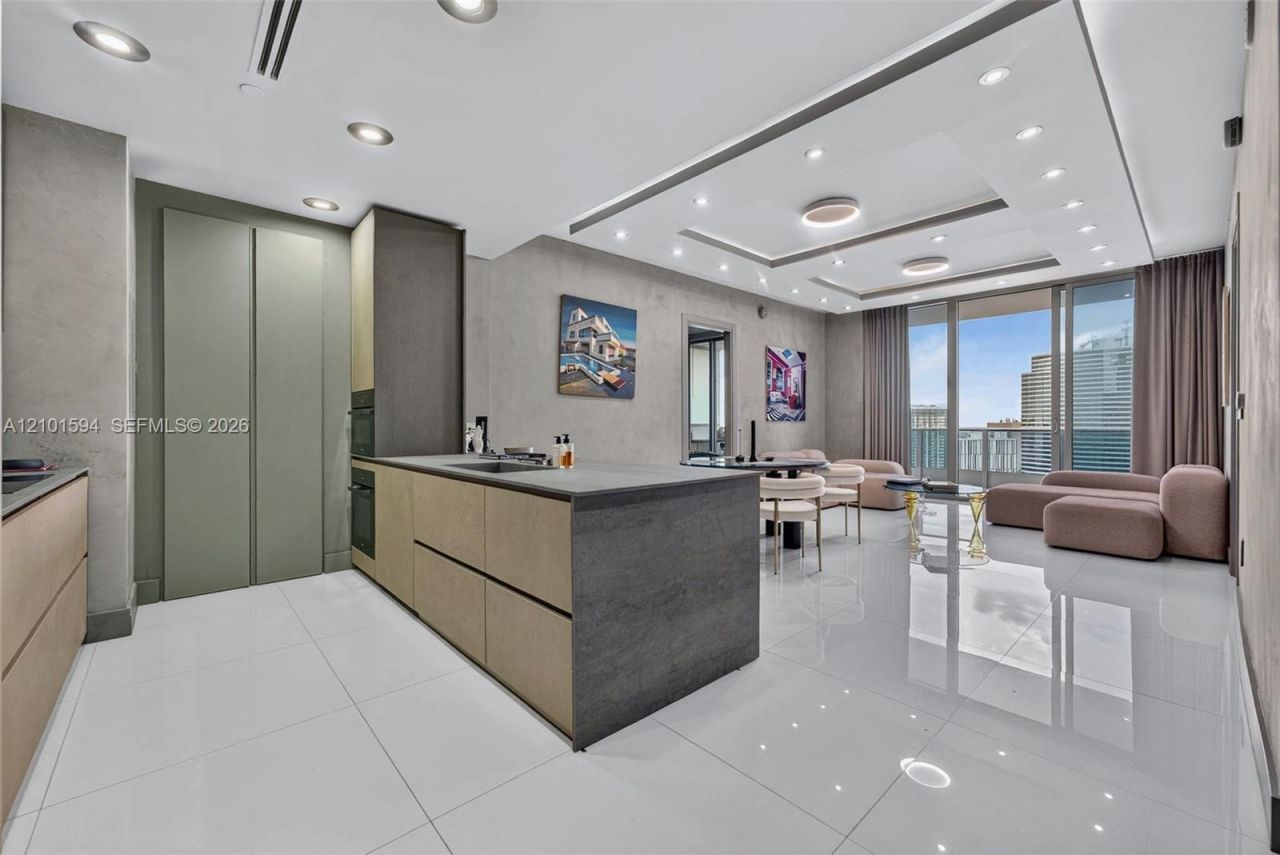 200 Biscayne Boulevard Way , Unit 5010, Miami, FL 33131 Photo