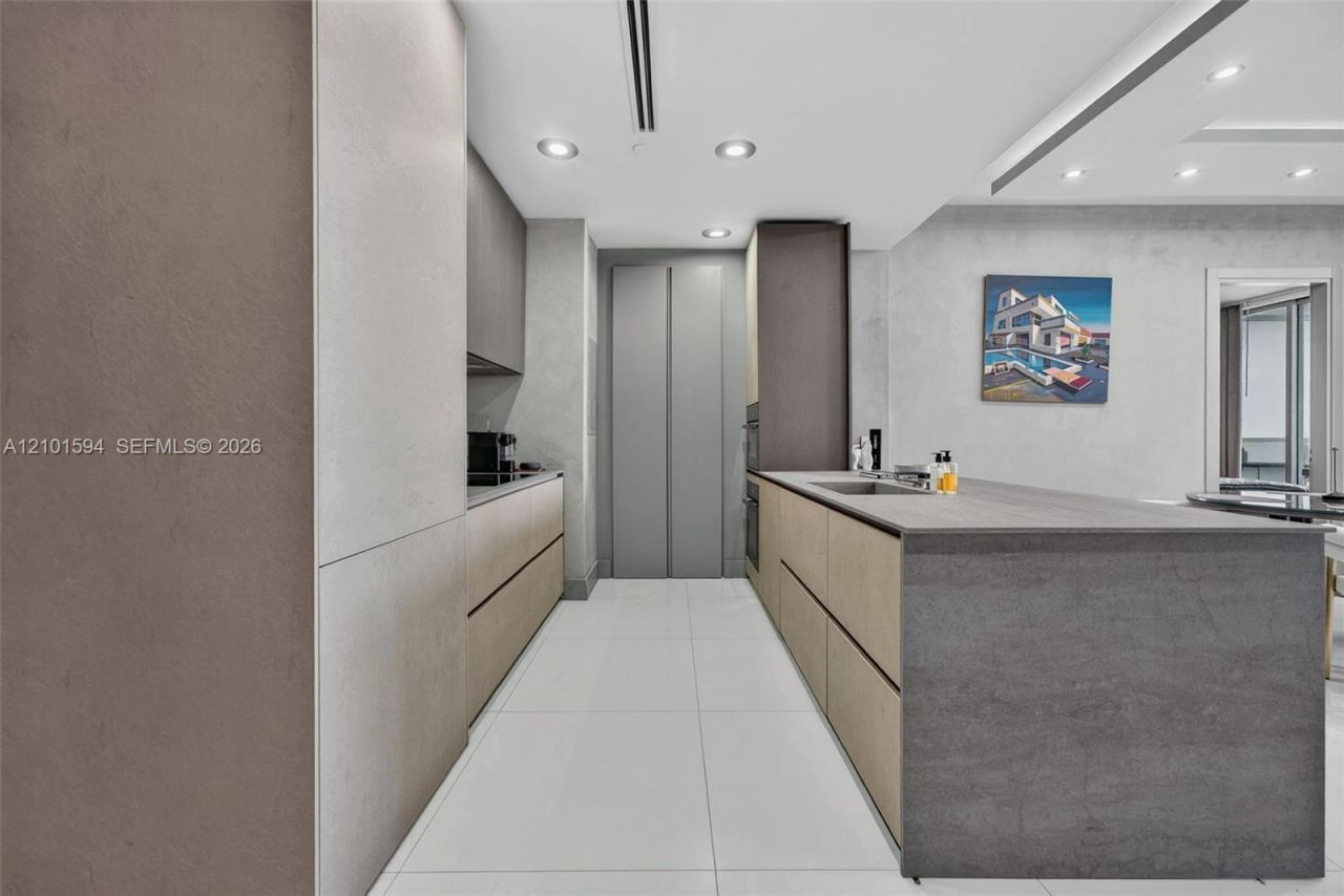 200 Biscayne Boulevard Way , Unit 5010, Miami, FL 33131 Photo