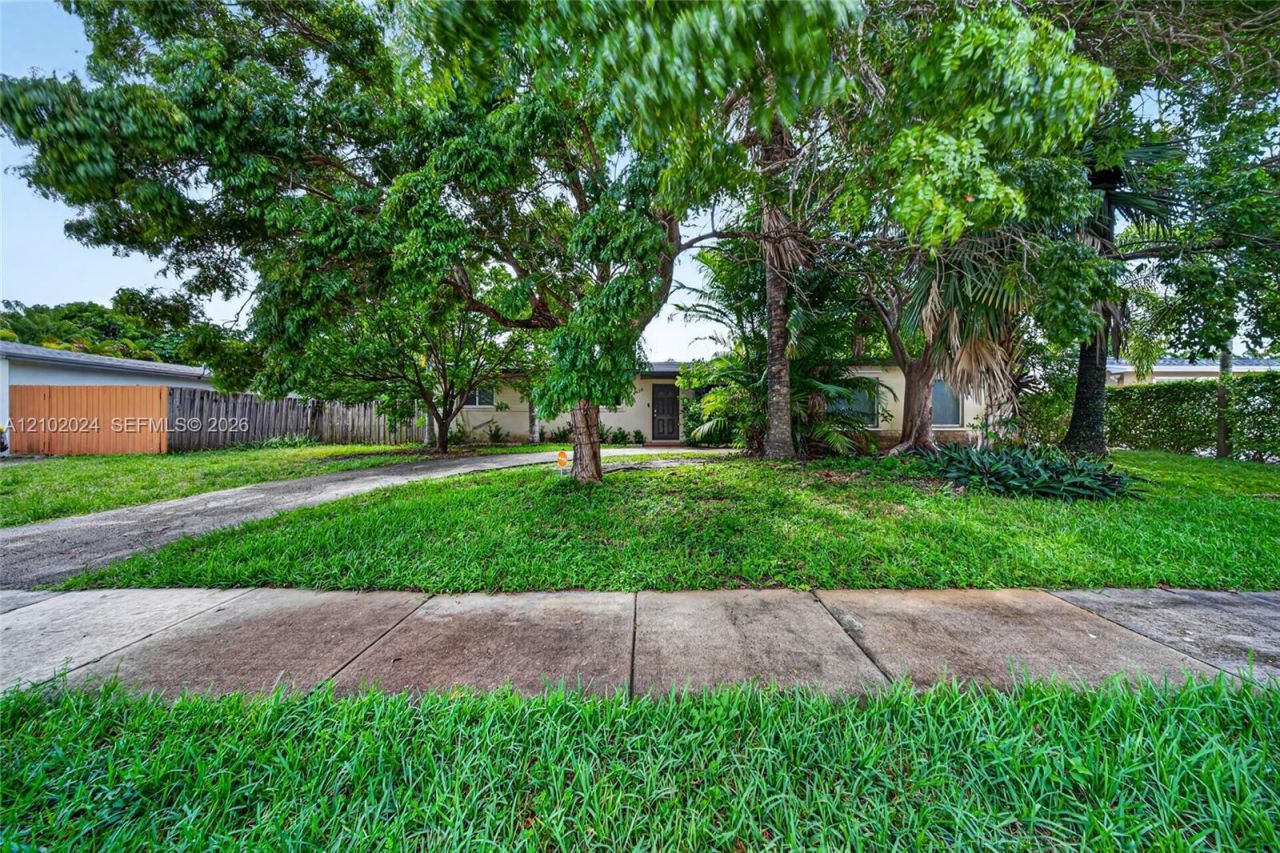 8920 SW 197th St , Cutler Bay, FL 33157 Photo