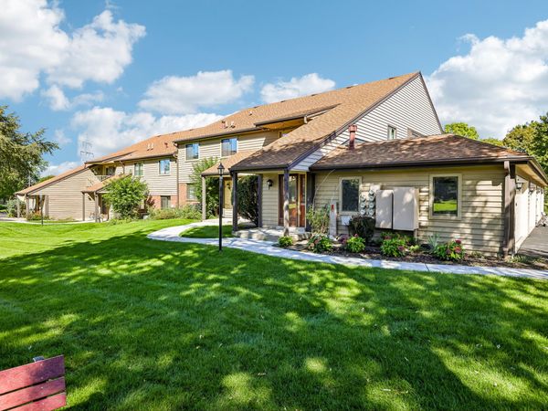 3725 W Loomis Rd, Greenfield, WI 53221