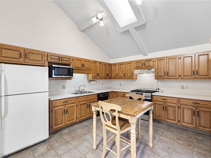 52 Pinewood Drive, Medina, OH 44256 Photo 6