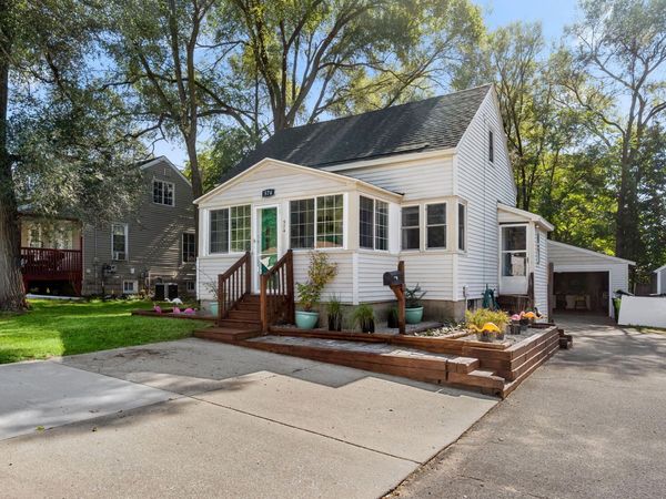 574 32nd Street SW, Wyoming, MI 49548