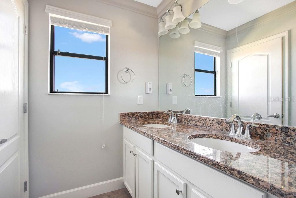 6914 Quiet Creek Drive, Bradenton, FL 34212 Photo