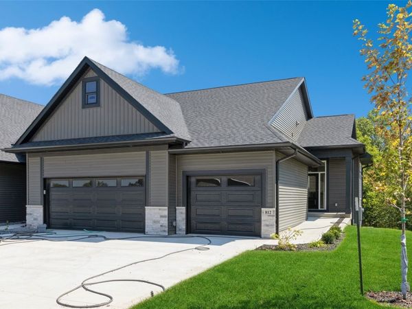 1044 Highland Trail , Solon, IA 52333