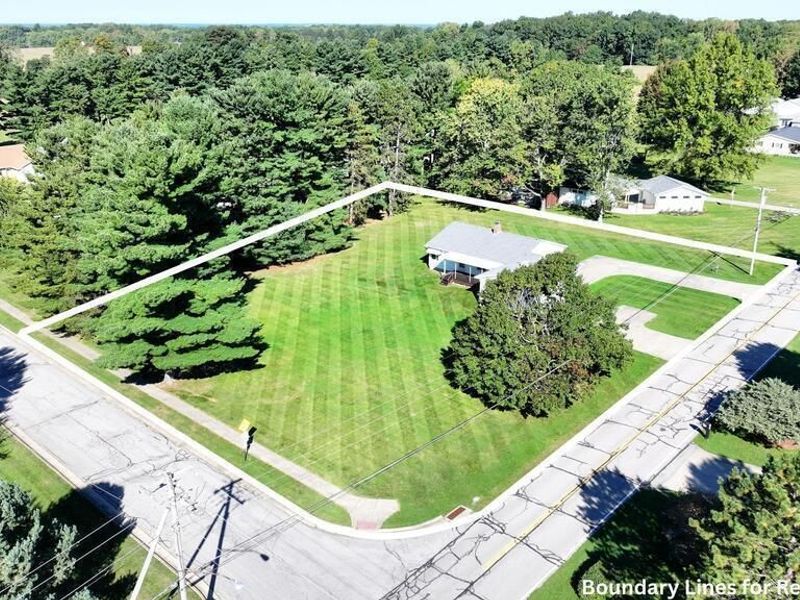 915 Fulwell Drive , Ontario, OH 44906 Photo 3