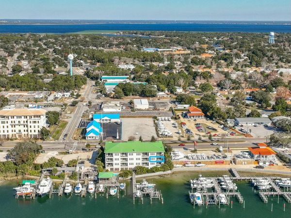 602 Harbor Boulevard, Unit 201, Destin, FL 32541