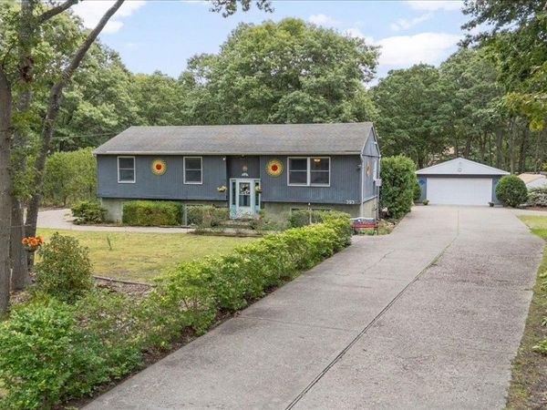 393 Railroad Avenue , Manorville, NY 11949