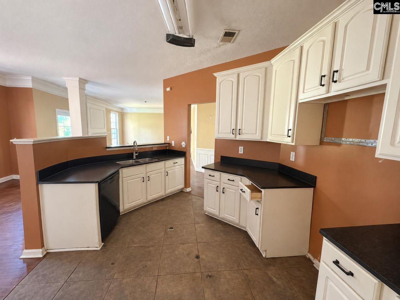 318 Water Hickory Way  Photo 4