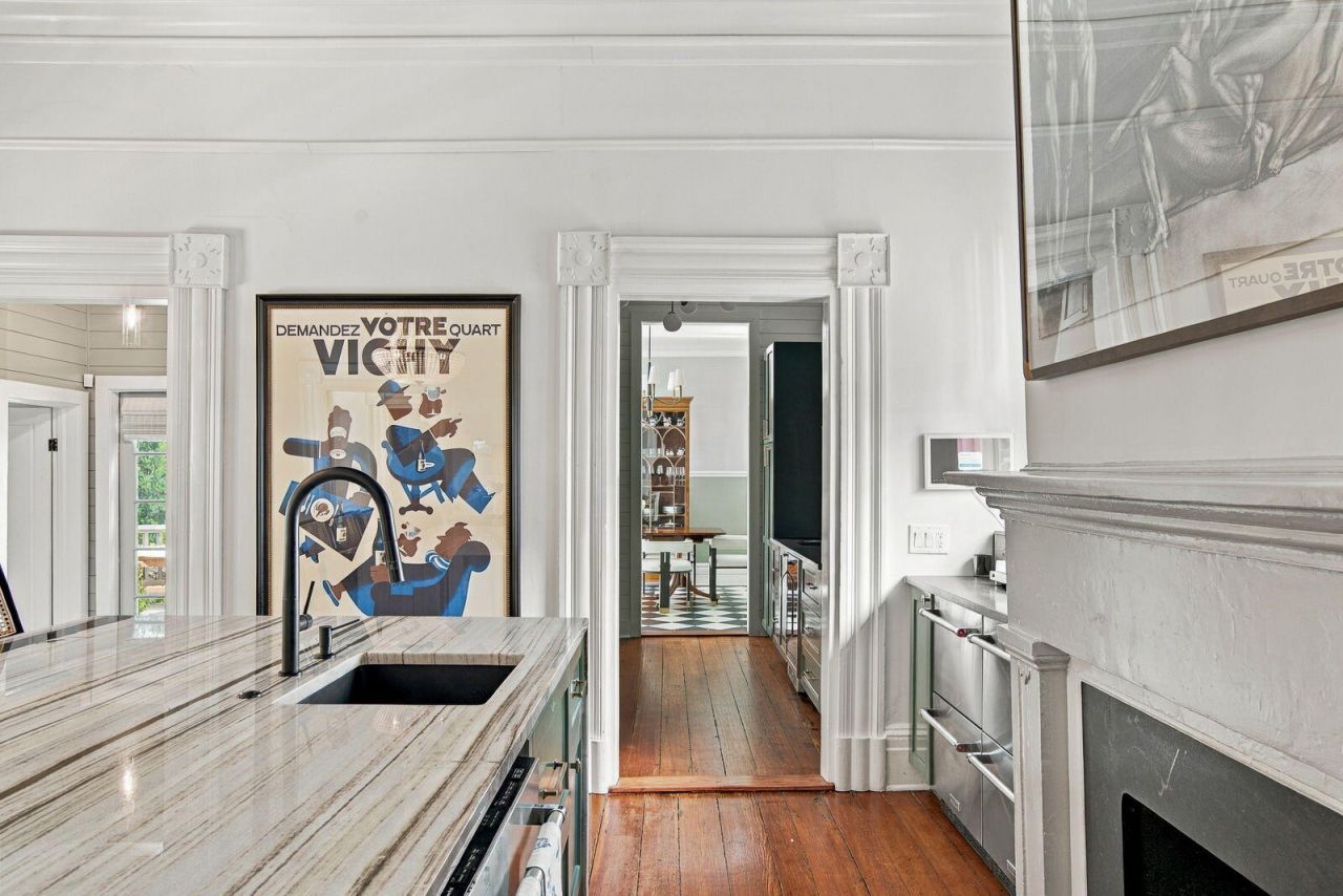 66 Warren Street Photo 14