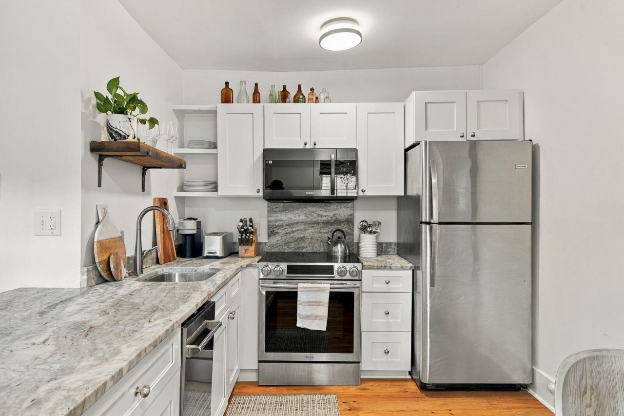 66 Warren Street Photo 38