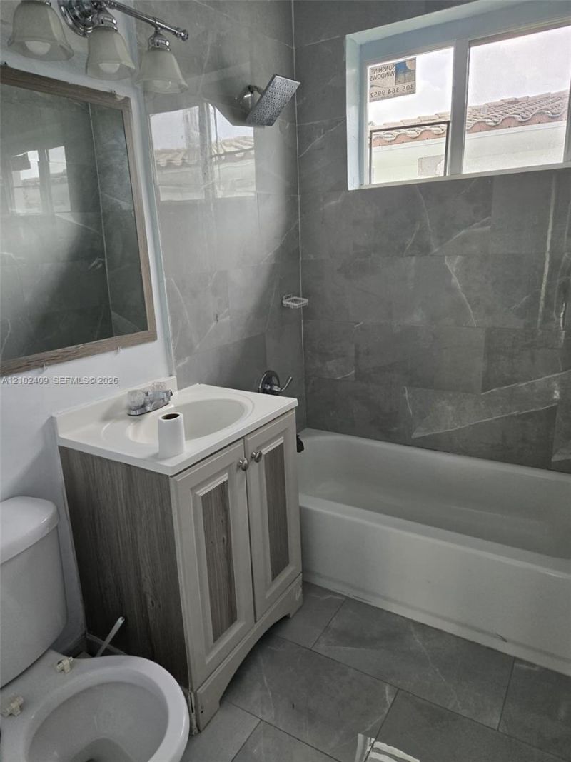 1550 NE 130th St , Unit 8, North Miami, FL 33161 Photo