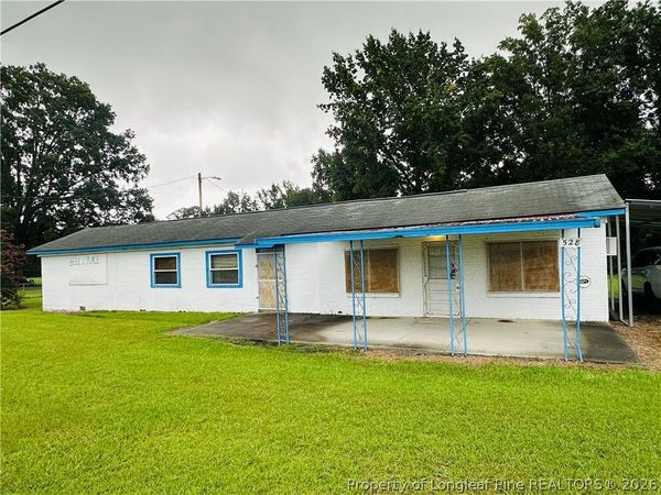 528 N 5th Street, St Pauls, NC 28384