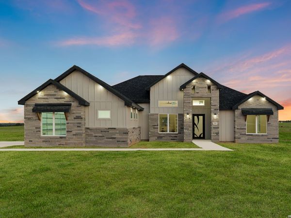 116 Pioneer Dr, La Vernia, TX 78121