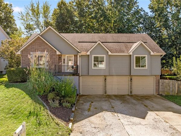 436 NW Eastwood Drive, Blue Springs, MO 64014