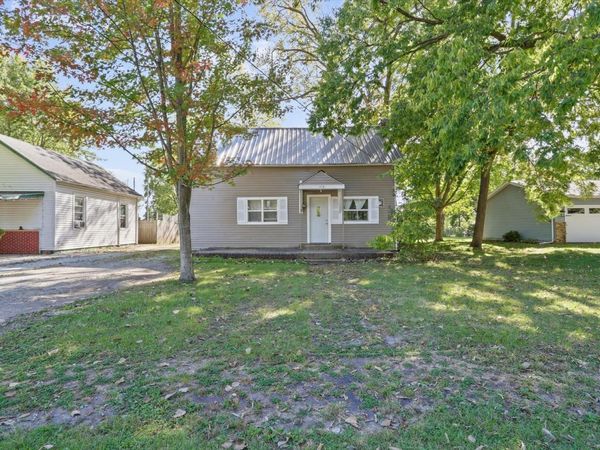415 W Main Street , Arcola, IL 61910