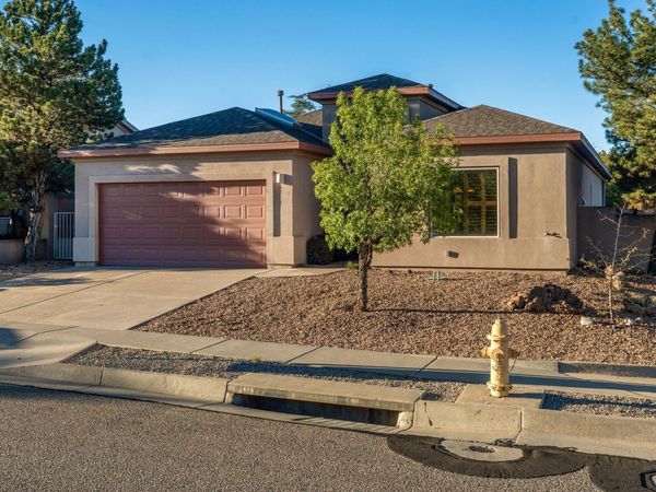 6101 Loro Avenue NW, Albuquerque, NM 87114