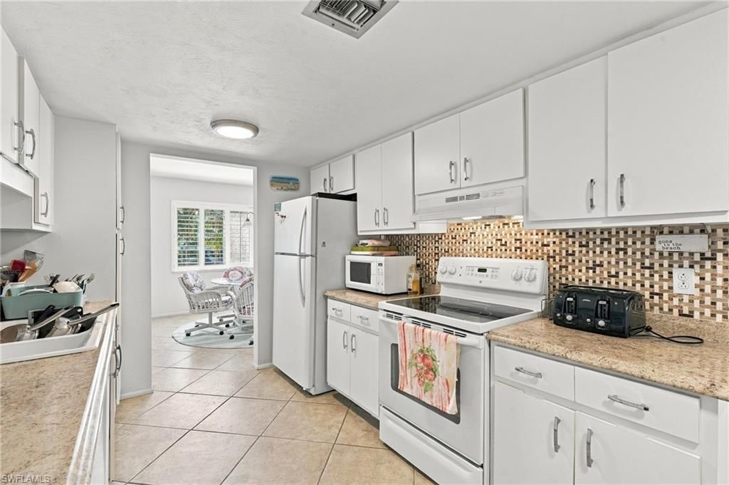 1930 Gulf Shore Blvd N, Unit B302, Naples, FL 34102 Photo