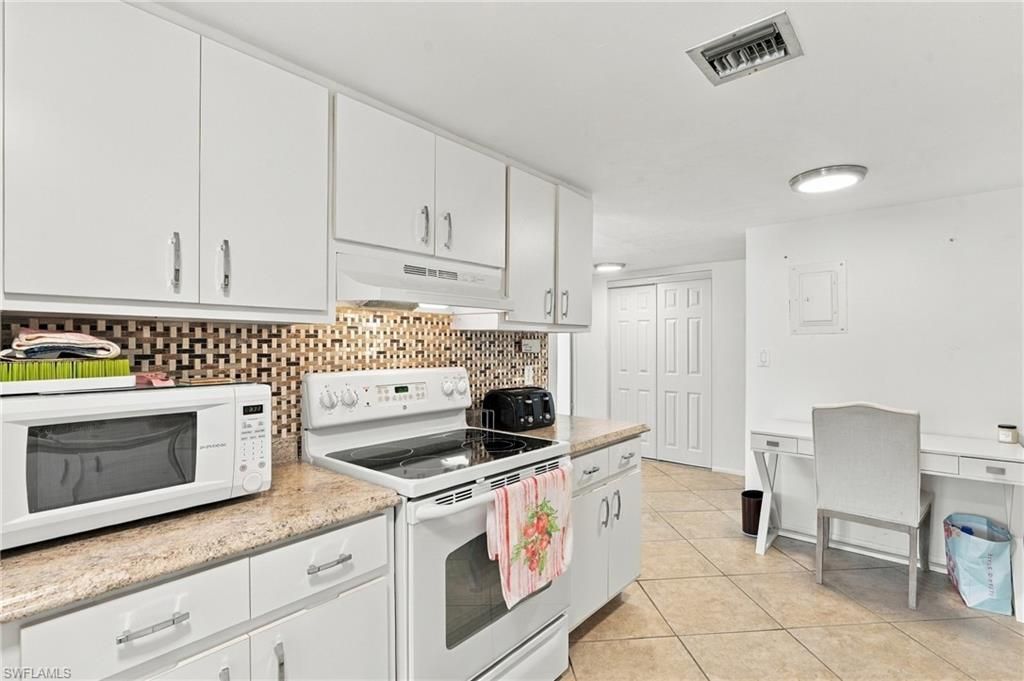 1930 Gulf Shore Blvd N, Unit B302, Naples, FL 34102 Photo