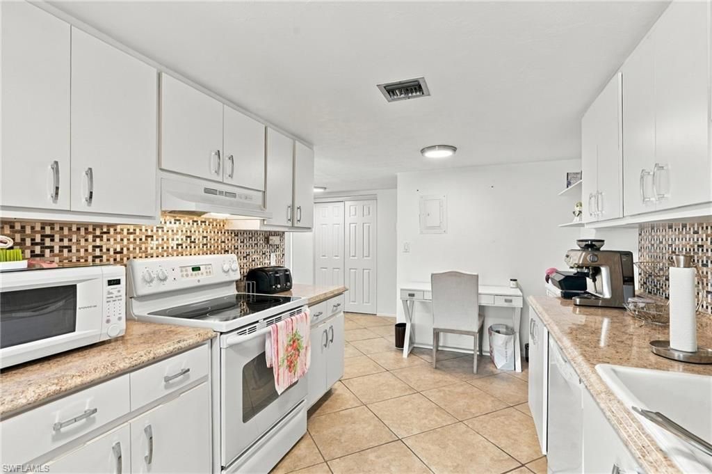 1930 Gulf Shore Blvd N, Unit B302, Naples, FL 34102 Photo
