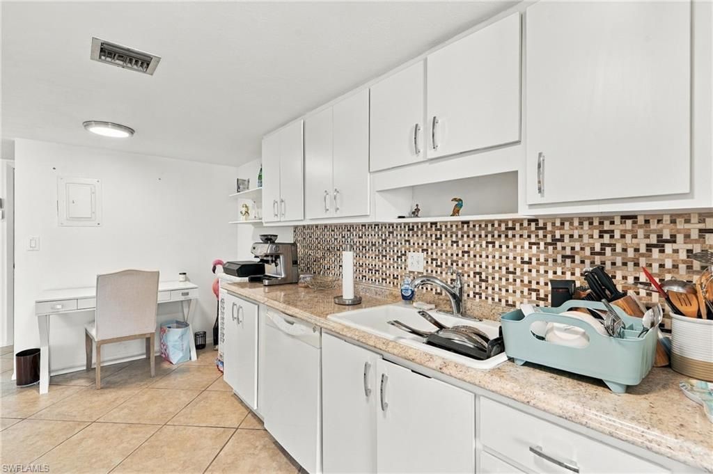 1930 Gulf Shore Blvd N, Unit B302, Naples, FL 34102 Photo