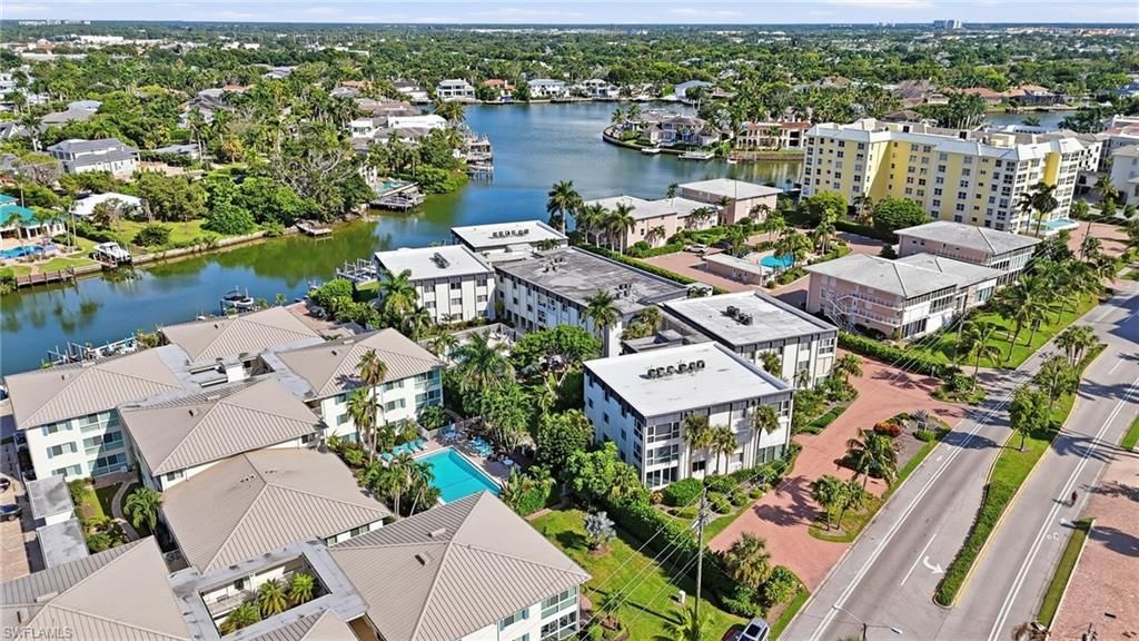 1930 Gulf Shore Blvd N, Unit B302, Naples, FL 34102 Photo