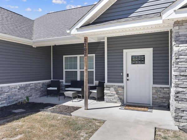 2207 W Greystone Square , Webb City, MO 64870