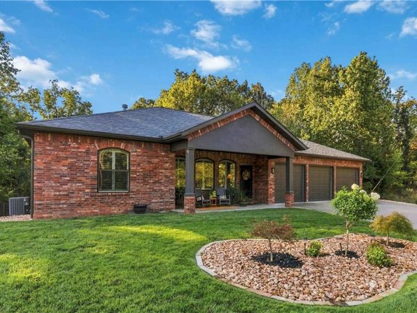 8 Chelmsworth Drive , Bella Vista, AR 72715