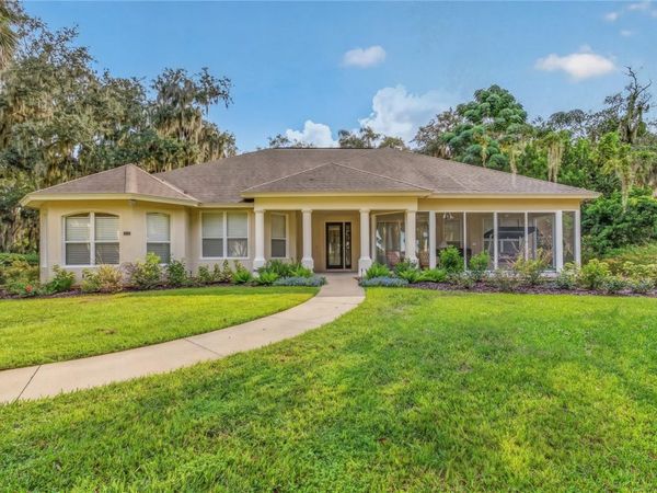 9211 SILVER LAKE DRIVE , LEESBURG, FL 34788