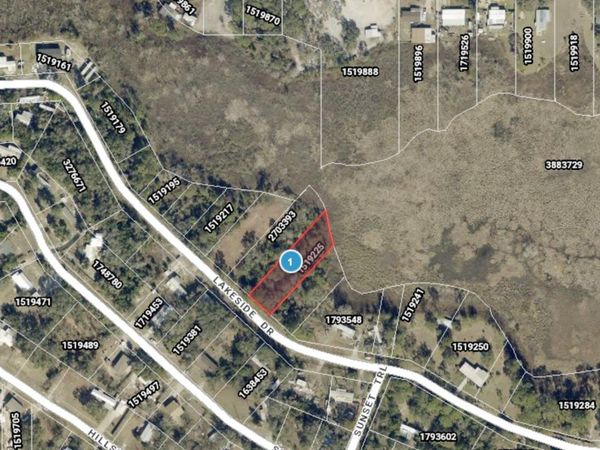 LAKESIDE DRIVE , DELAND, FL 32720