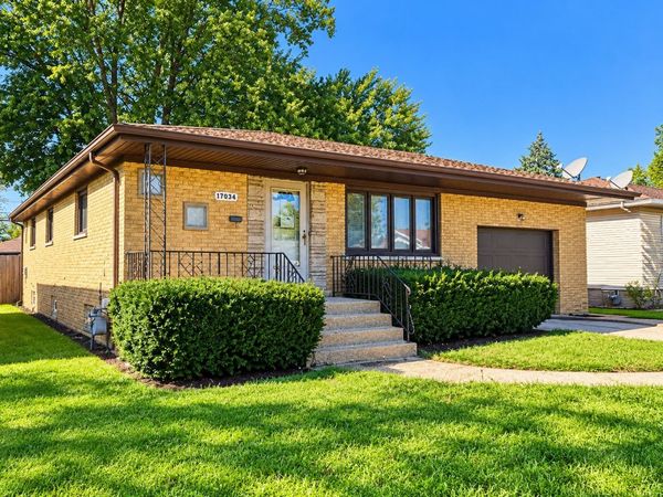 17034 Henry Street , Lansing, IL 60438