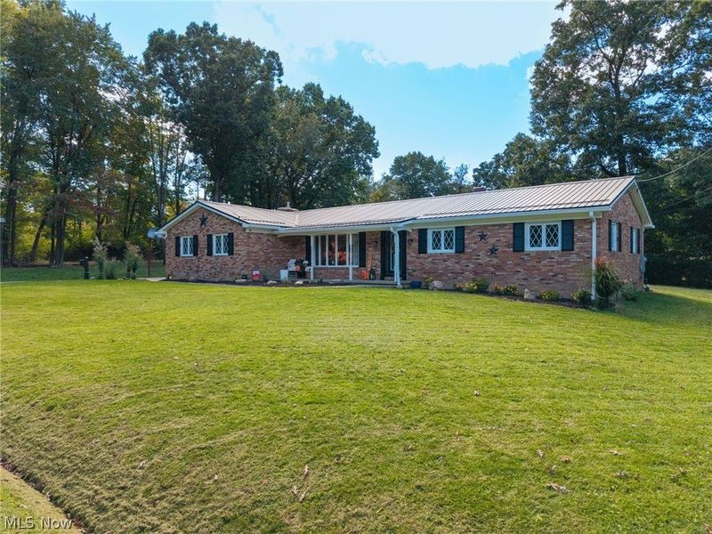 130 E Wellock Drive, Akron, OH 44319 Photo 3