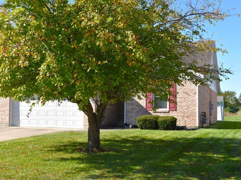 2104 Indian Ridge Drive, Piqua, OH 45356 Photo 2