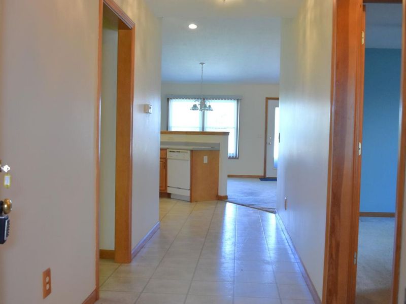 2104 Indian Ridge Drive, Piqua, OH 45356 Photo 5