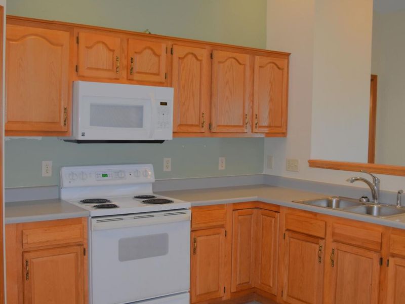 2104 Indian Ridge Drive, Piqua, OH 45356 Photo 9