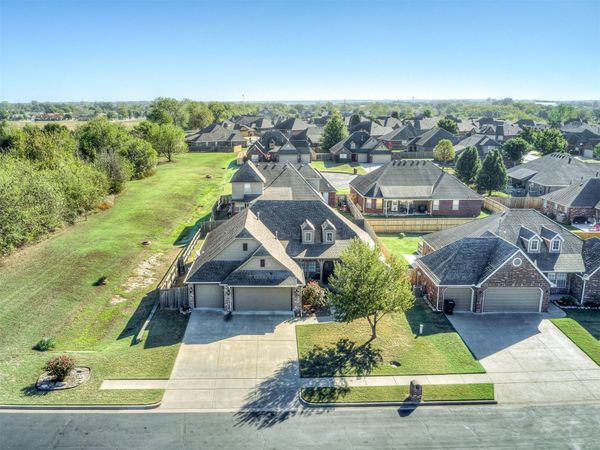7009 N 120th East Avenue , Owasso, OK 74055