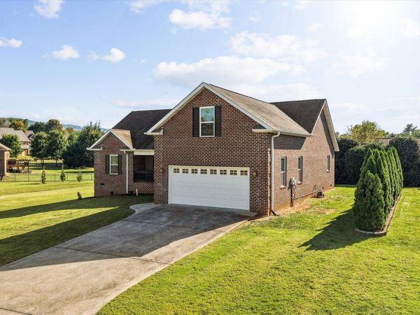 364 Lee Lambert Rd, Maryville, TN 37803