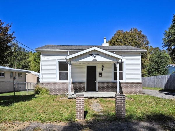 25 W 8th Street, Manchester, OH 45144
