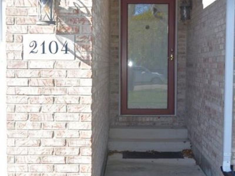 2104 Indian Ridge Drive, Piqua, OH 45356 Photo 2