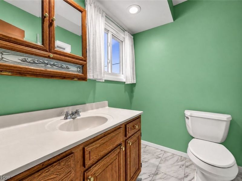 9102 Harrow Drive, Parma, OH 44129 Photo 12