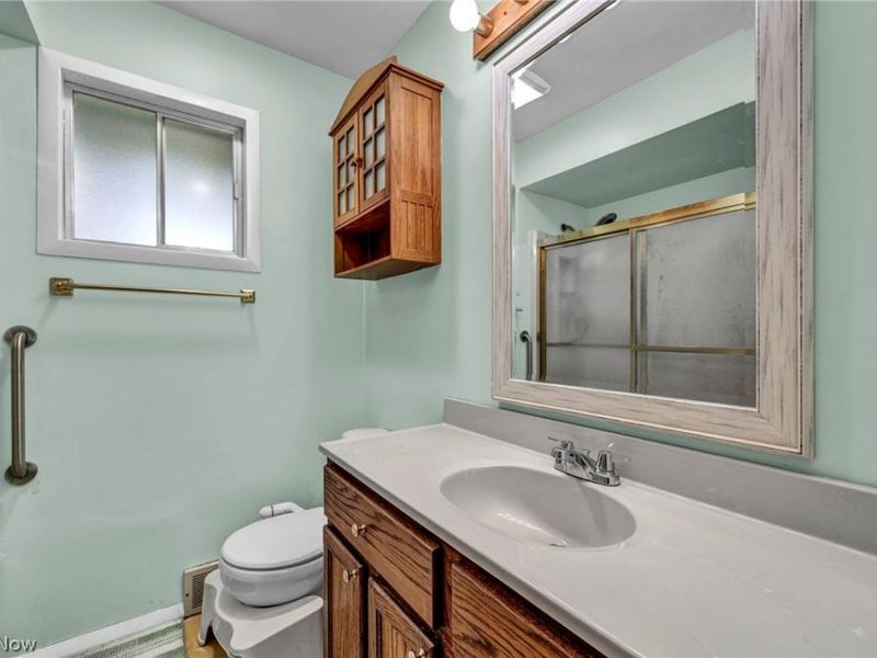 9102 Harrow Drive, Parma, OH 44129 Photo 13