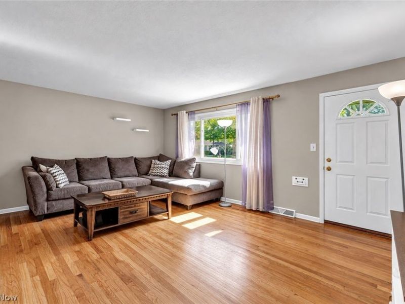 9102 Harrow Drive, Parma, OH 44129 Photo 15