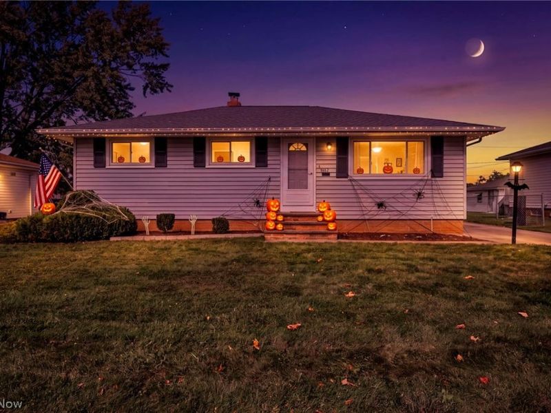 9102 Harrow Drive, Parma, OH 44129 Photo 3