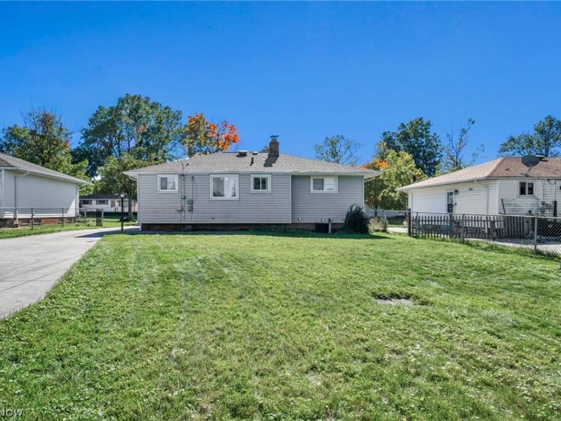 9102 Harrow Drive, Parma, OH 44129 Photo 33