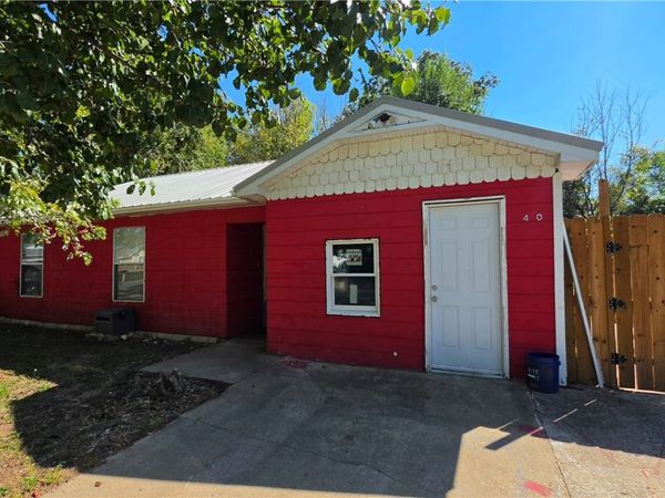 470 Village Lane , Springdale, AR 72764