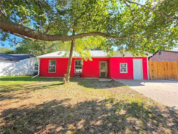 470 Village Lane , Springdale, AR 72764