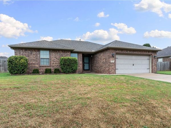1306 Vineyard Street , Pea Ridge, AR 72751