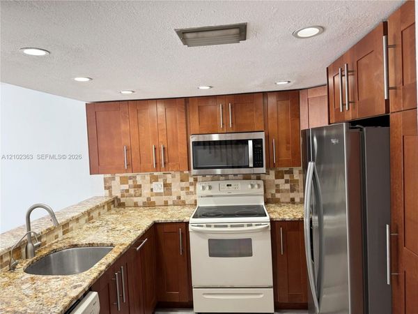 4226 SW 70th Ter , Davie, FL 33314