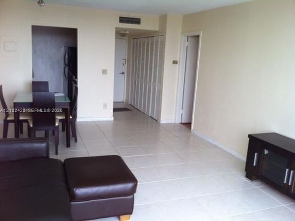 2020 NE 135th St, Unit 809, North Miami, FL 33181