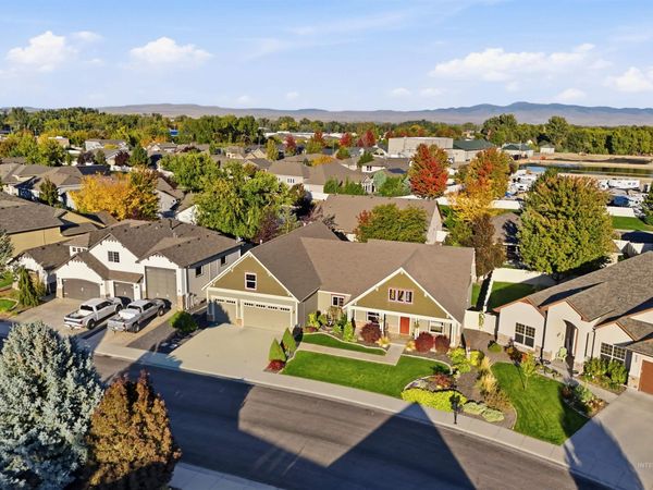 434 S Winslow Bay Way, Star, ID 83669