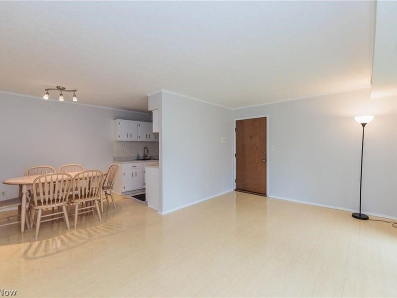 16480 Heather Lane, Unit 303, Middleburg Heights, OH 44130 Photo 10